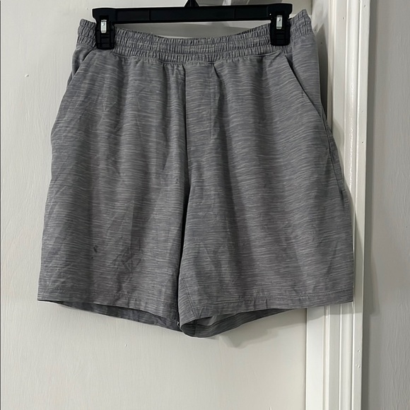 Lululemon Men's Gray Athletic Shorts - Picture 3 of 10